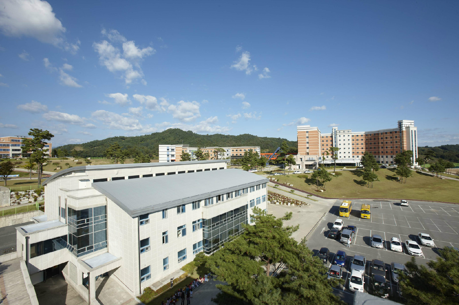  p>东洋大学(               ,dongyang university)毗邻气候宜人风景