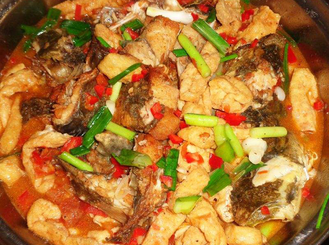 鲶鱼闷豆腐