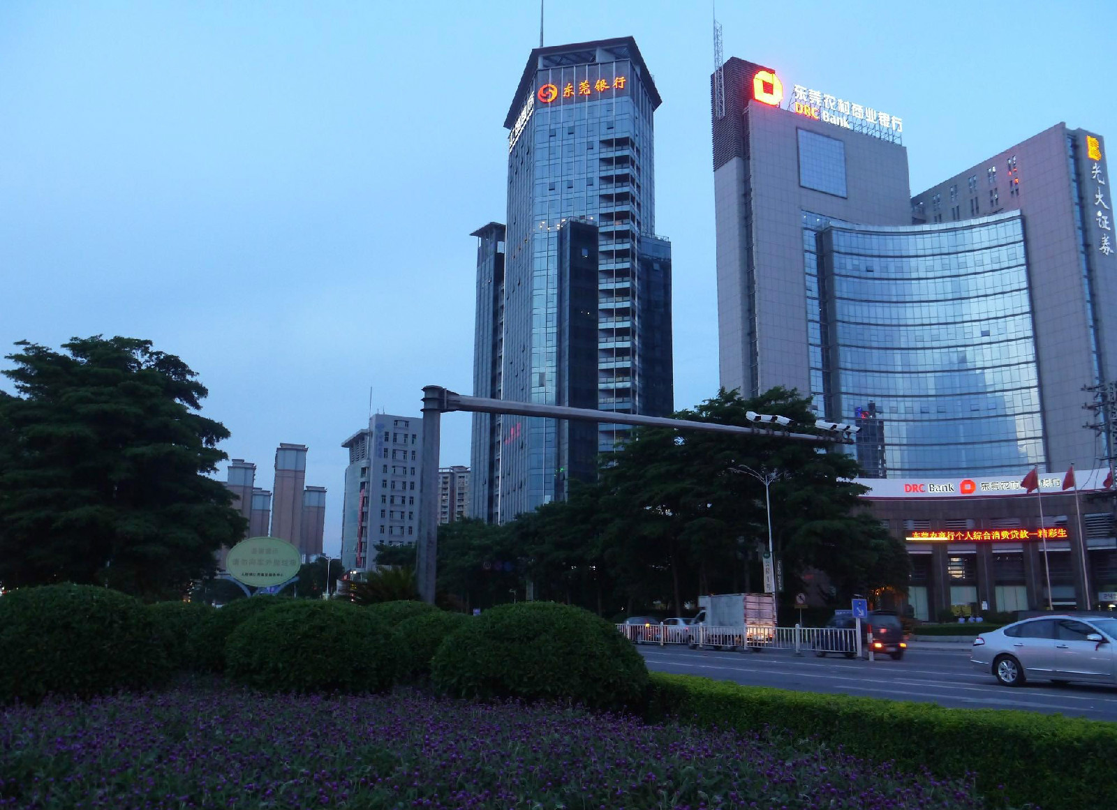  p>大朗镇隶属于广东省 a target="_blank" href="/item/东莞市