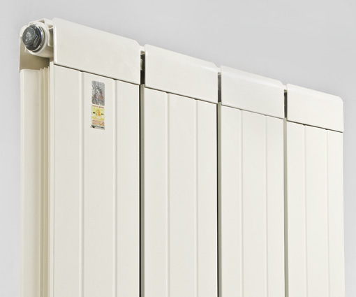  p>铜铝复合暖气片是一种把铜管与铝翼型材用精密涨压工艺做成散热