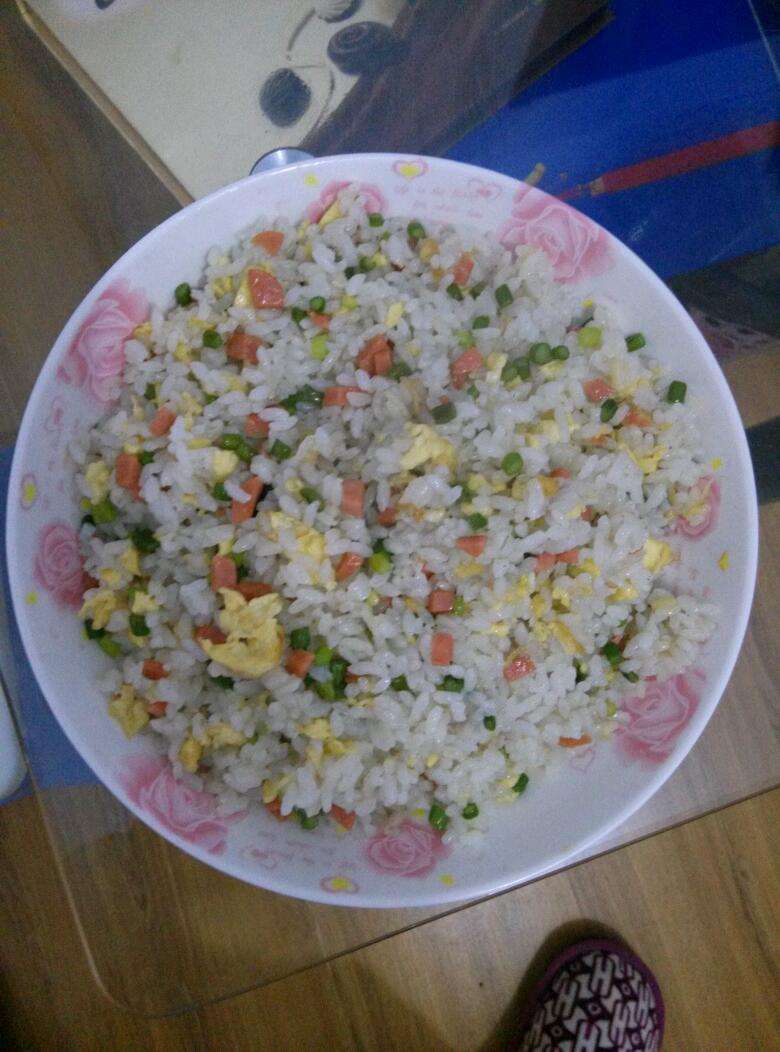  p>素炒饭是一道美食. /p>