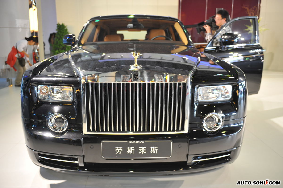 data-ctrid="2k8zsjeux1c">幻影系列(phantom family)是劳斯莱斯汽车