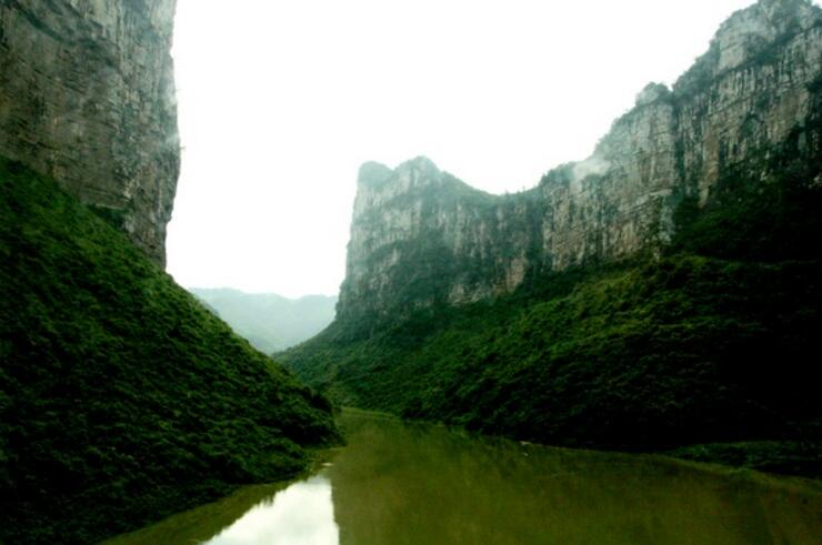  p>凹河村,位于贵州省清镇市流长苗族乡凹河村,距离贵州省会贵阳约80.