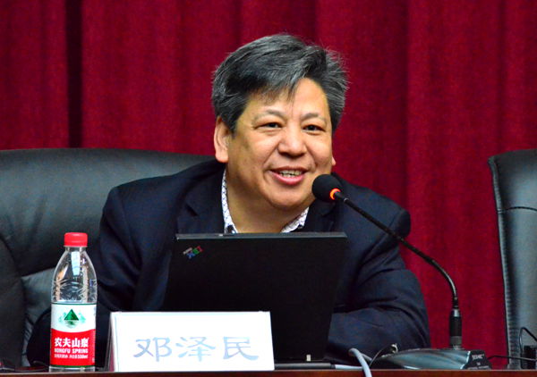  p>邓泽民,湖北省委宣传部原副部长,湖北省文联原党组书记. /p>