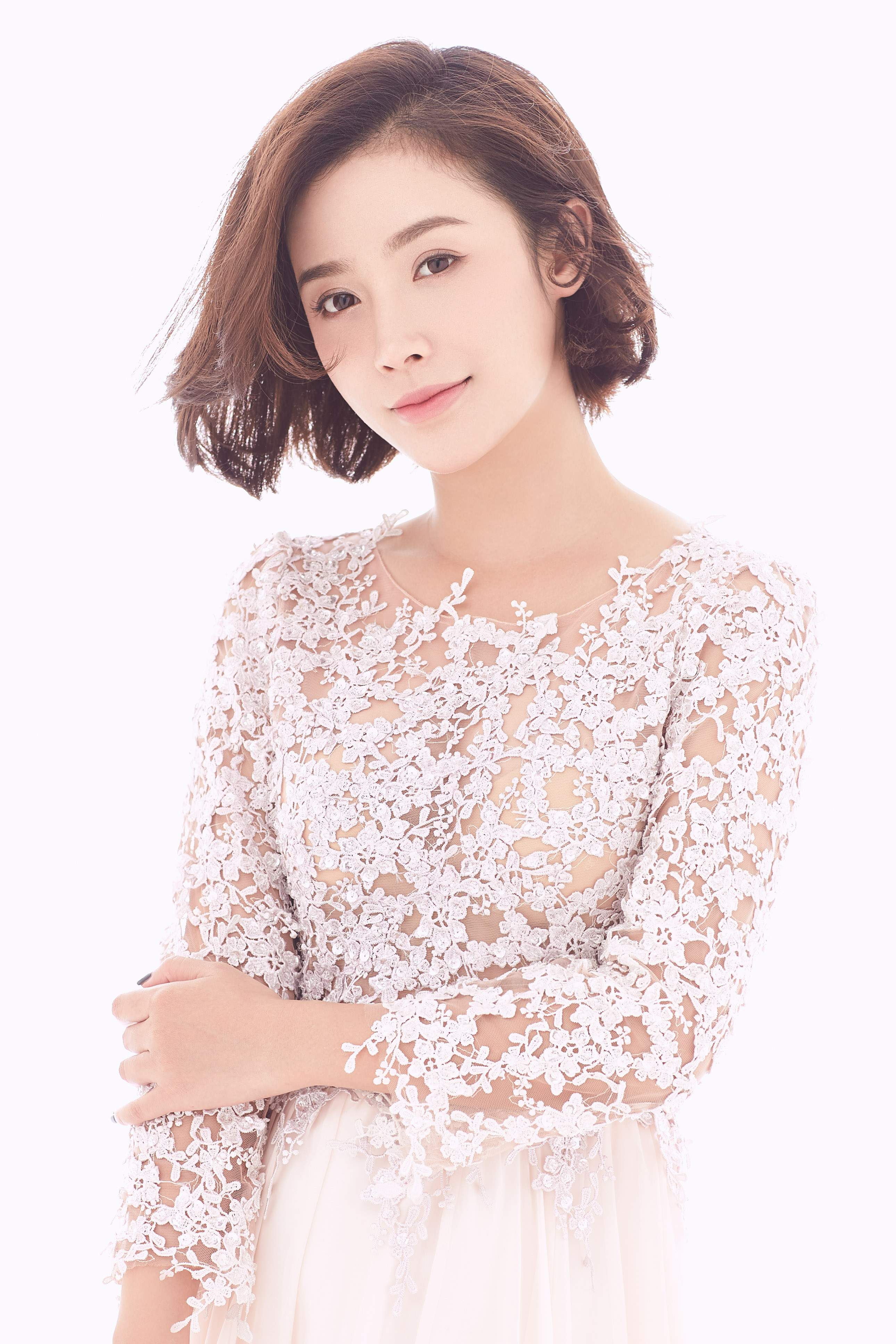 id="gnswnp85y2">瑛子,原名敬虔,1月19日出生于重庆,中国内地女演员