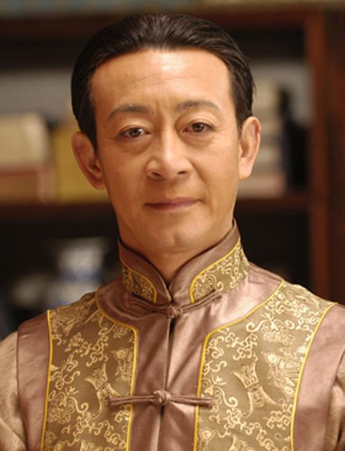  p>六小龄童,本名章金莱,1959年4月12日出生于上海,祖籍浙江绍兴,中国