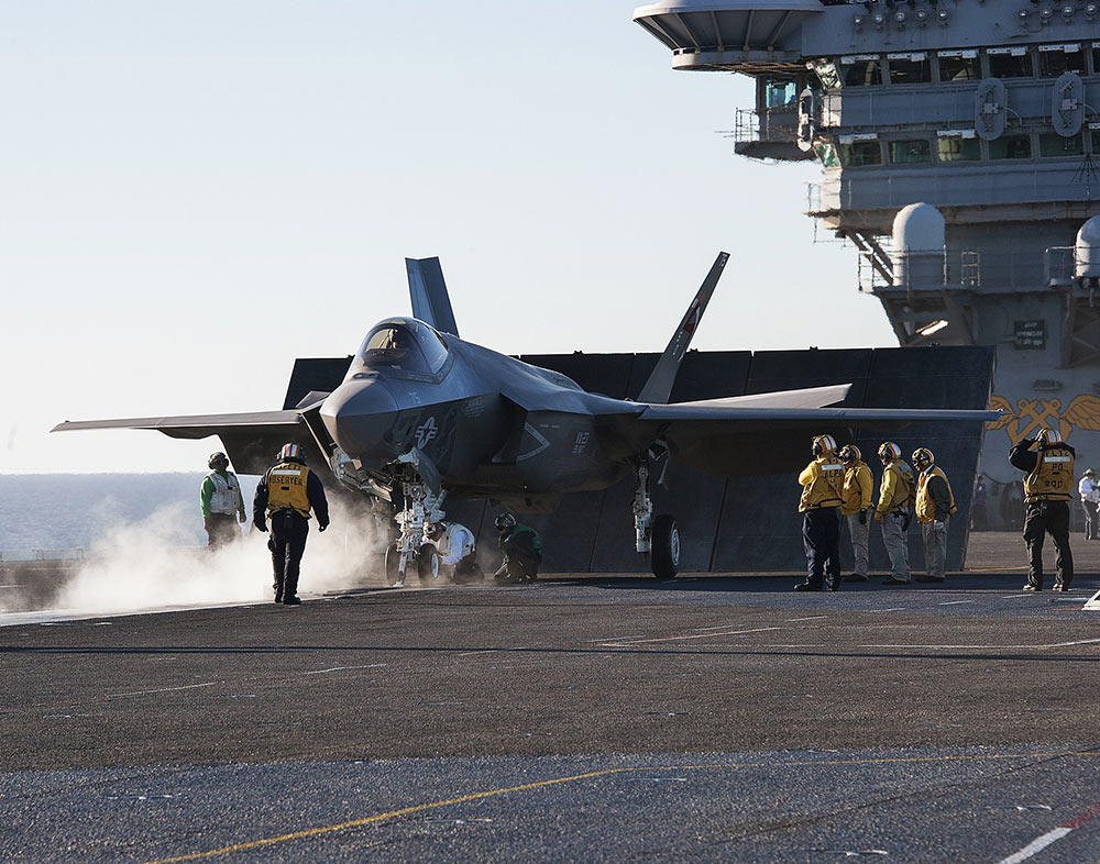 美国f-35b短距起飞垂直着陆(stovl)战斗机