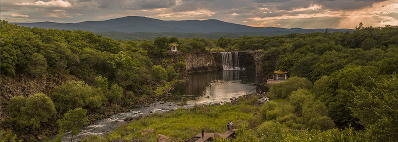 湖以下称"忽汗"("湖尔哈""呼尔哈""虎尔哈""富尔翰""胡里改")江(海,河