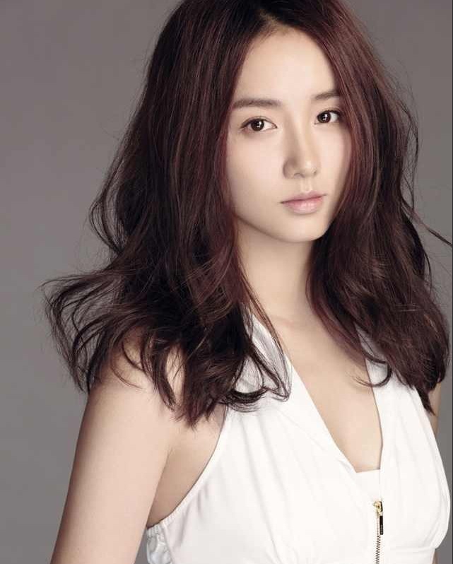  p>吕一(coco),1984年1月8日出生于重庆市渝中区,毕业于 a target="