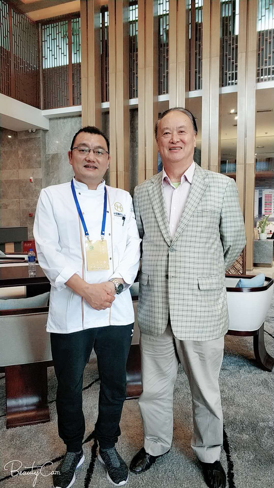  p>张金华,男,汉族,1976年7月出生,广西平南县人,现任贵州雅天大酒店