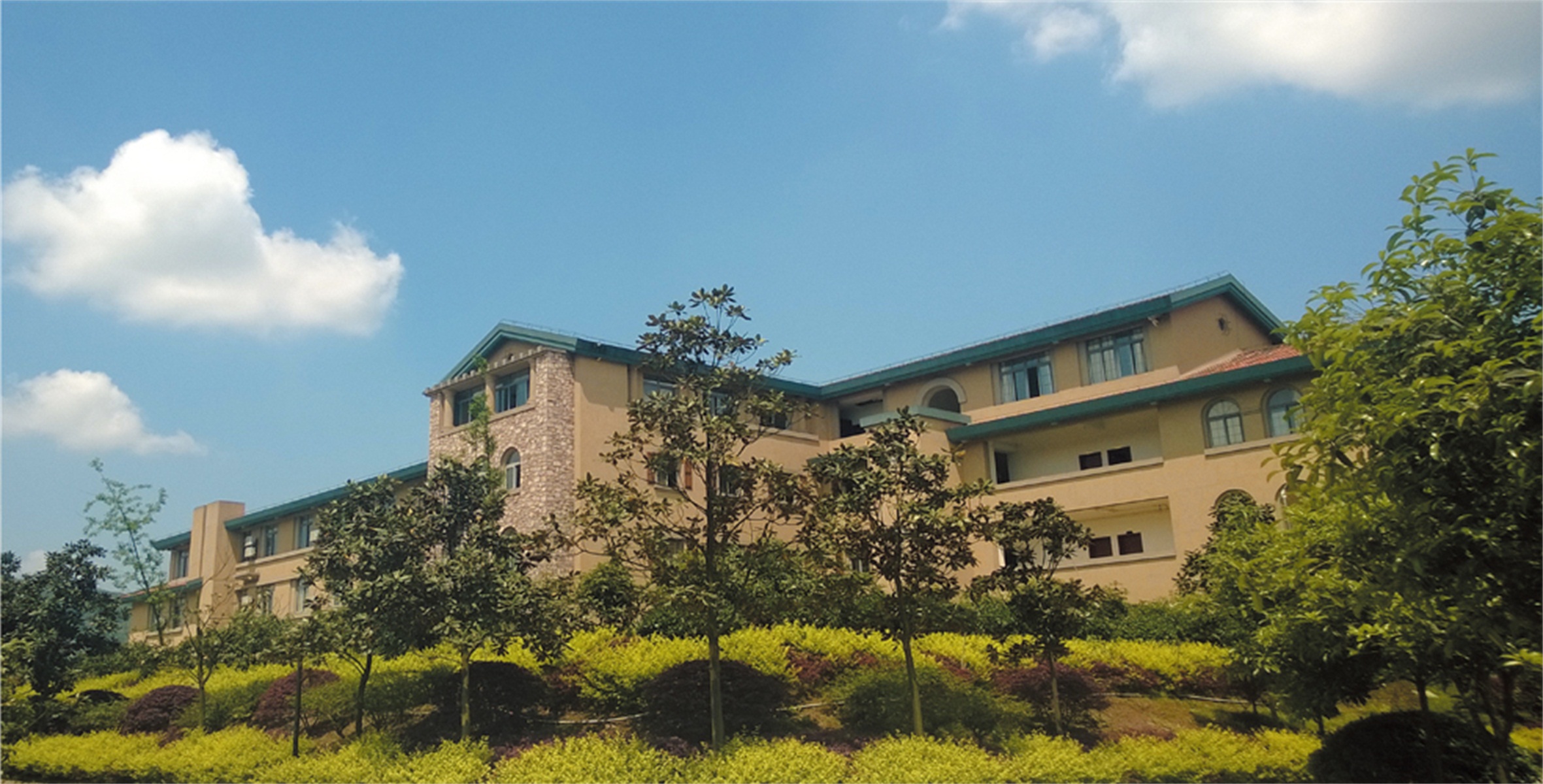  p>重庆轻工职业学院,是一所2011年3月经 a target="_blank" href="