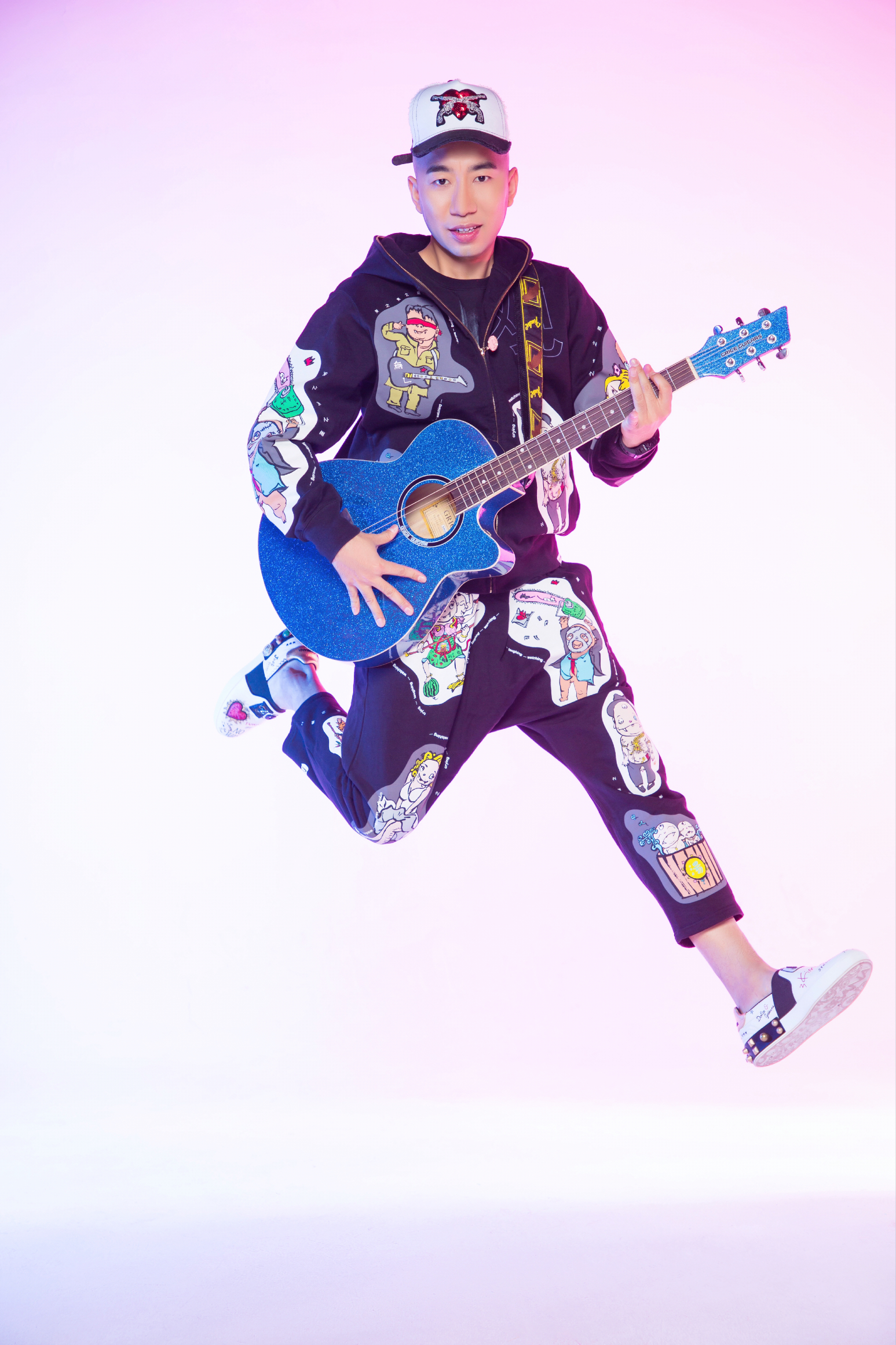 qzeu">马博,男,1984年3月16日出生,策划人,音乐制作人,中国内地男歌手