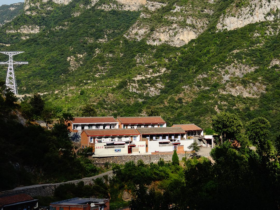  p>磨滩景区位于山西省晋城市阳城县东南40公里处的东冶镇境内,地处沁