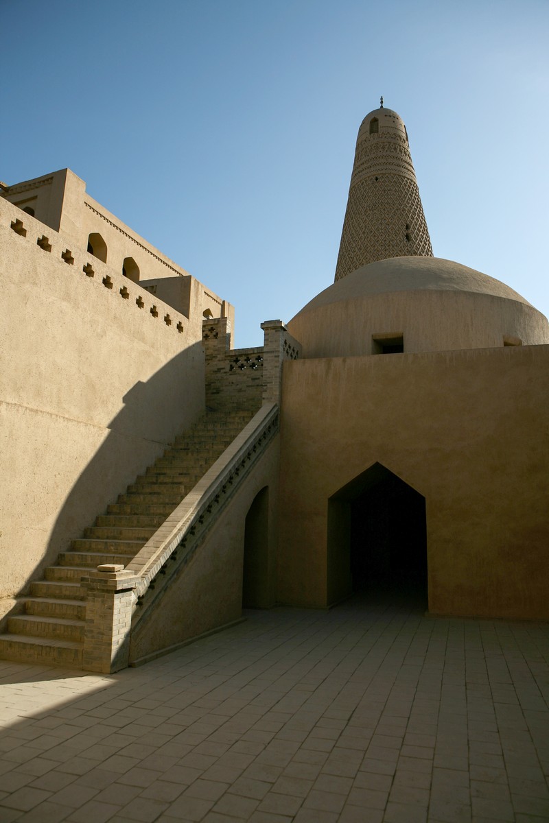  p>苏公塔礼拜寺,位于新疆 a target="_blank" href="/item/吐鲁番市