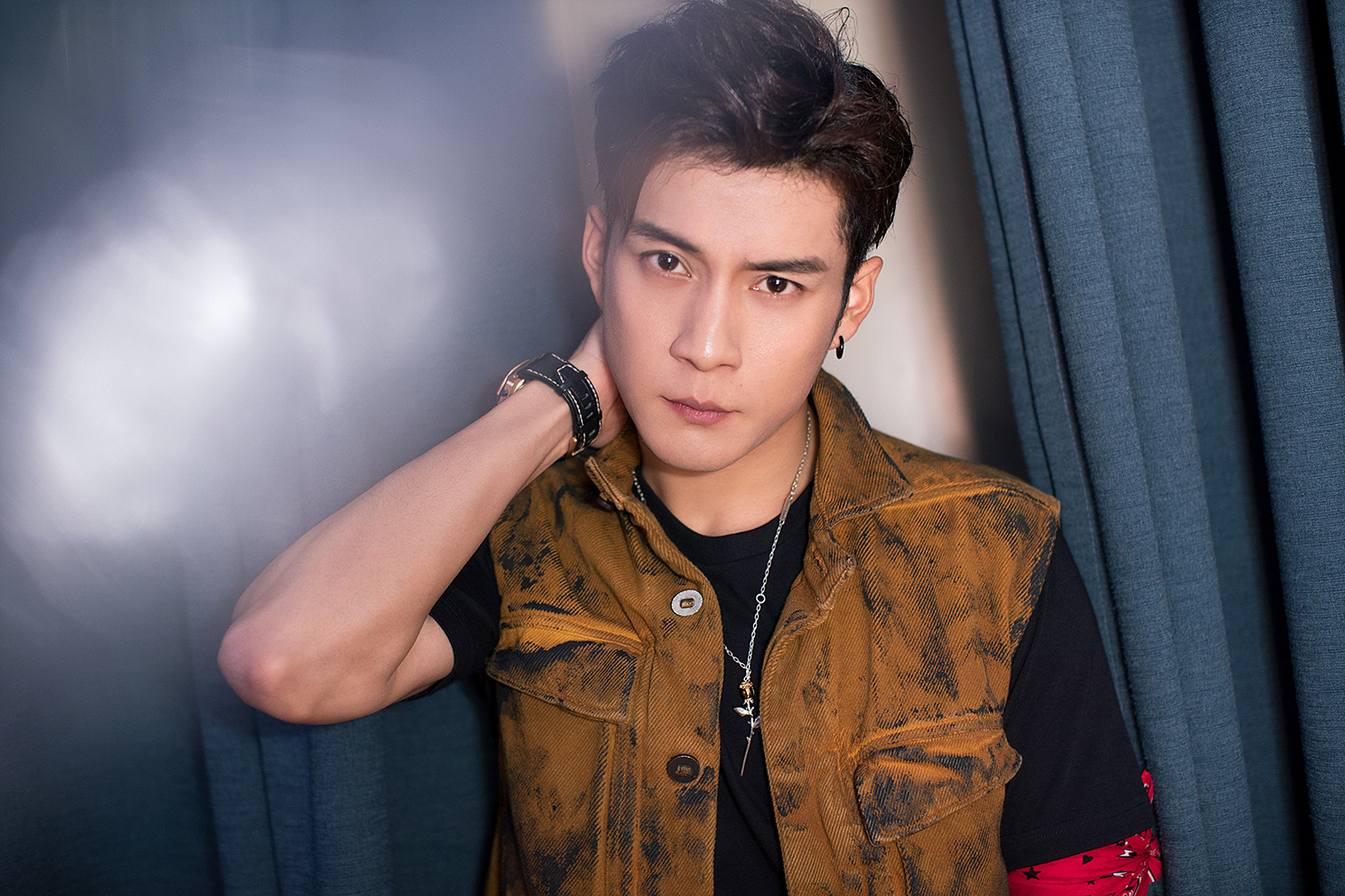  p>韩东君,1992年7月21日出生于黑龙江省哈尔滨市,中国内地男演员