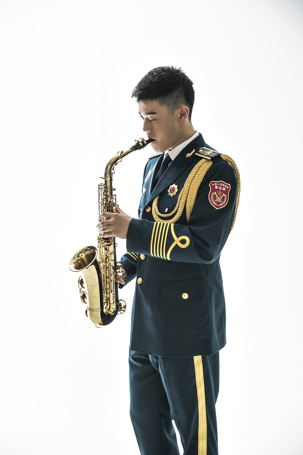 谢晓余,男,中国籍,萨克斯演奏家
