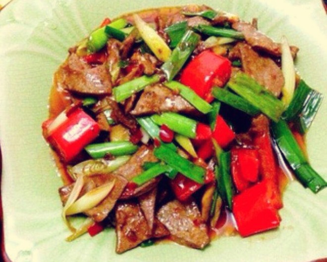 家常蒜苔爆猪肝