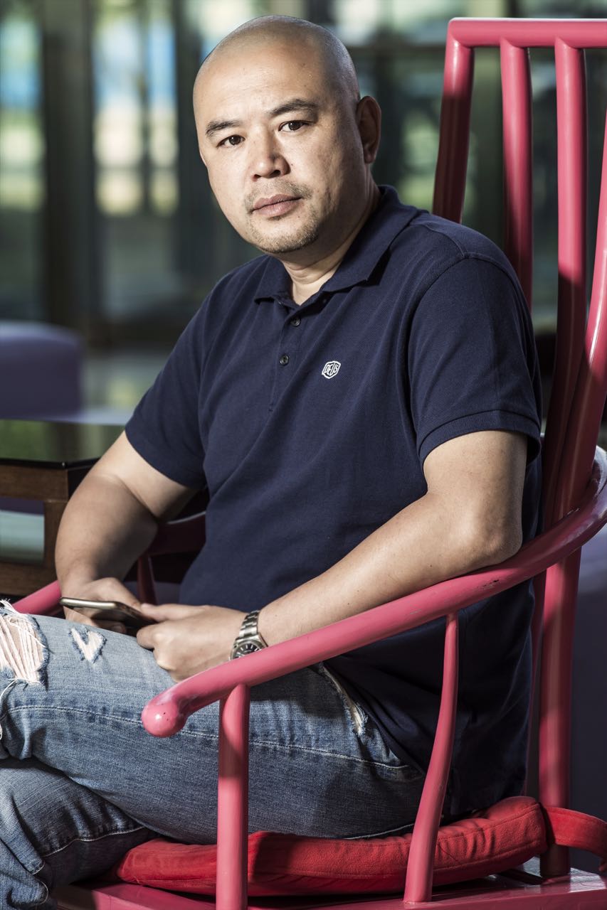 ">刘海波,1975年4月21日出生于中国吉林省,毕业于上海戏剧学院表演系