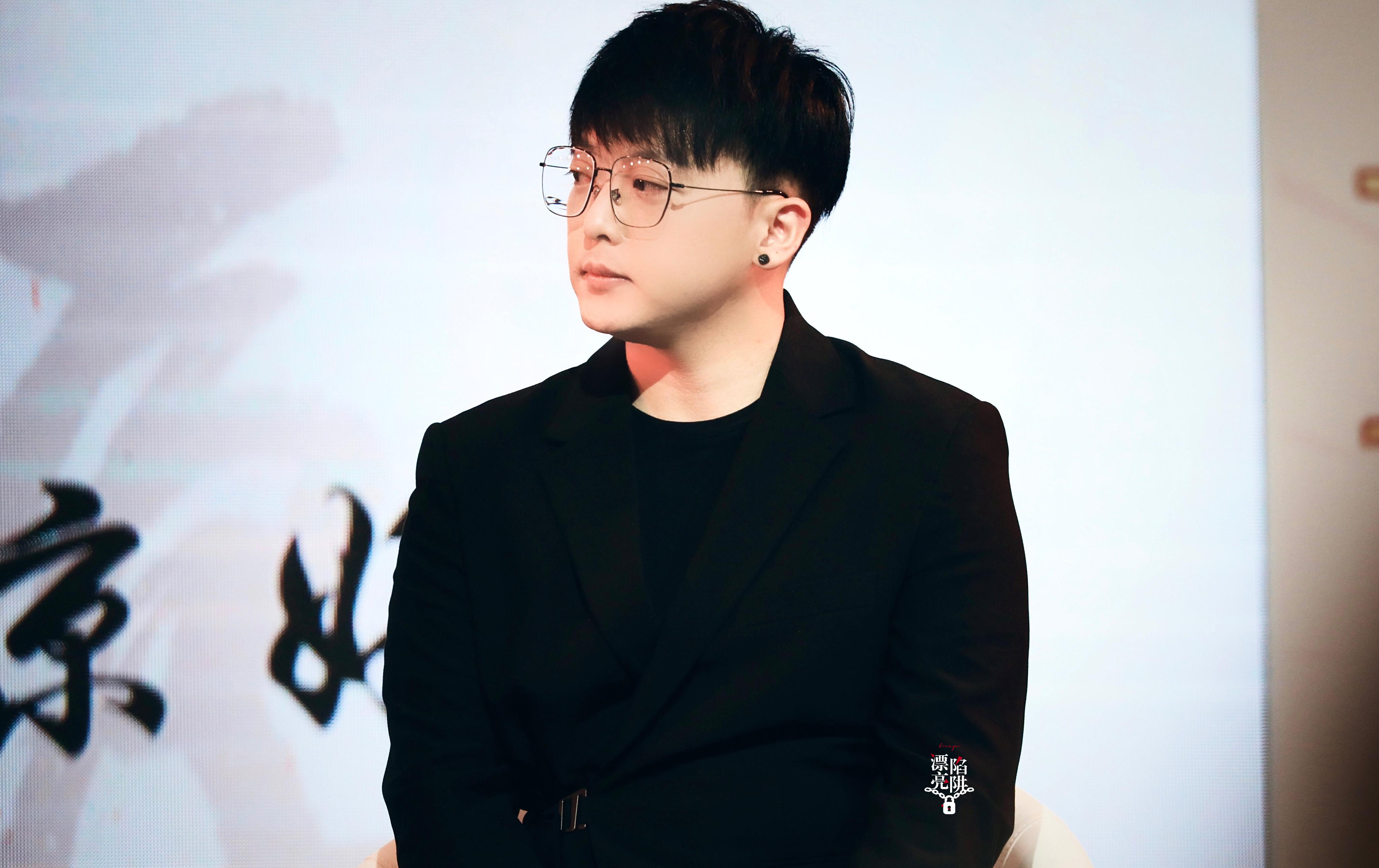  p data-id="gm3itycr2q">凌飞,中国内地配音演员.