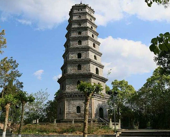  p>东山公园位于四川省三台县城东郊涪江东岸,始建于唐代,始称"普惠寺