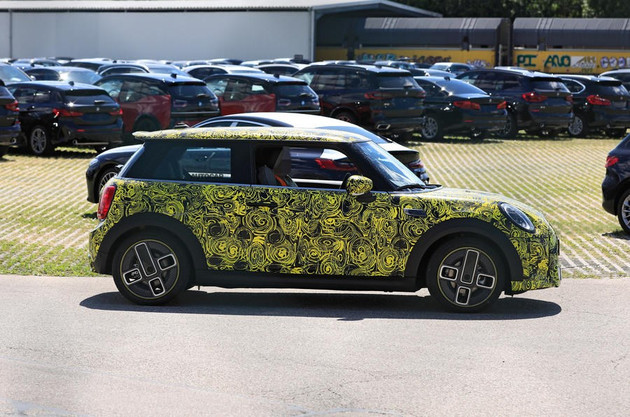 2021款MINI纯电车型谍照曝光 疑似下一代插电混动版车型_百科TA说
