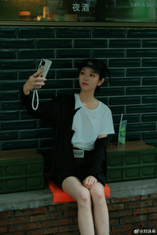 刘泳希（中国内地影视女演员）_百度百科