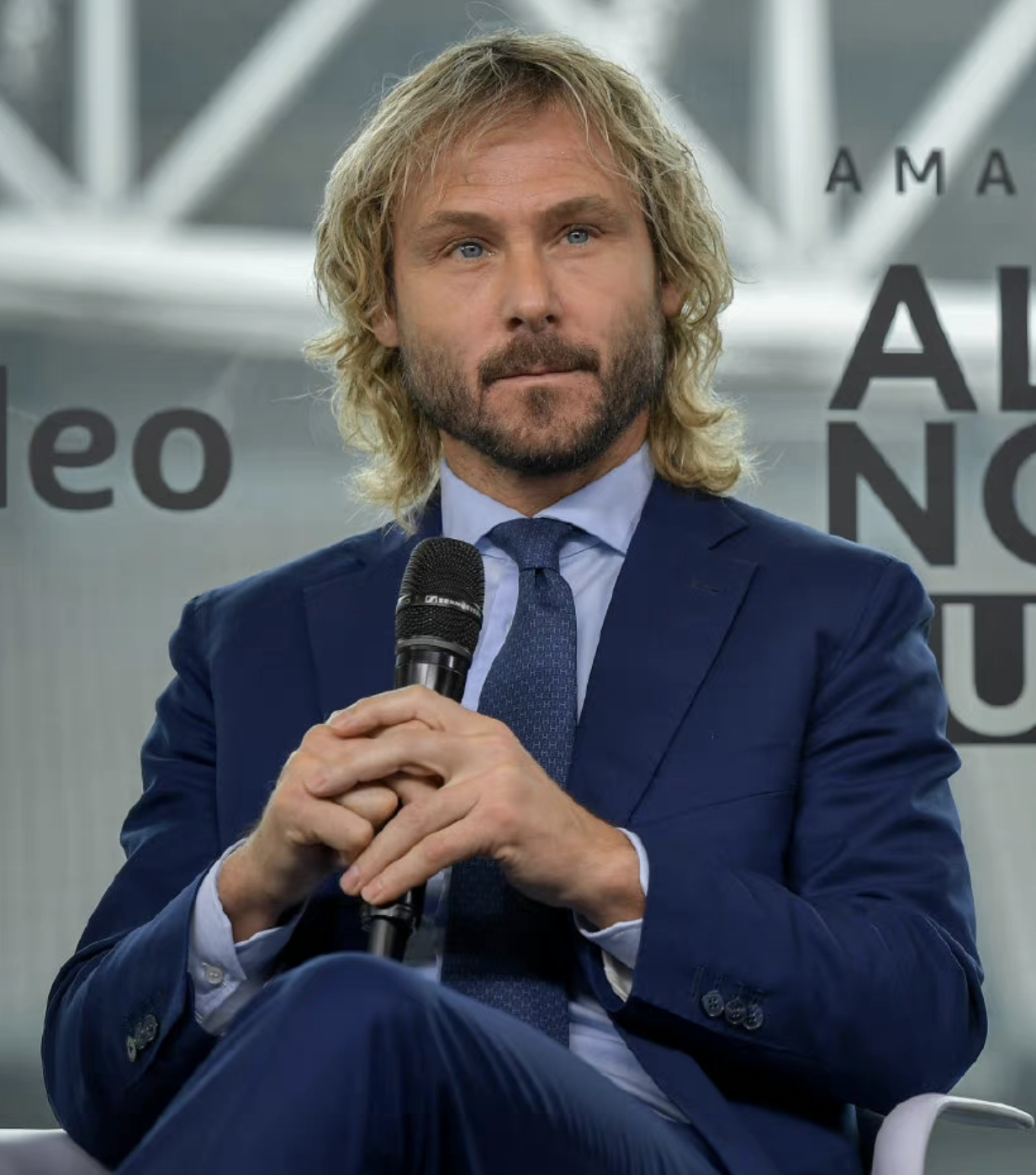  p>帕维尔·内德维德(捷克语:pavel nedvěd),1972年8月30日出生于