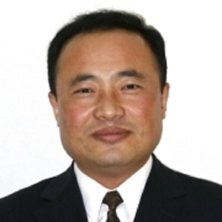 王国庆,中南民院法律专业,房地产专业人士,现任河南鸿宝集团有限公司