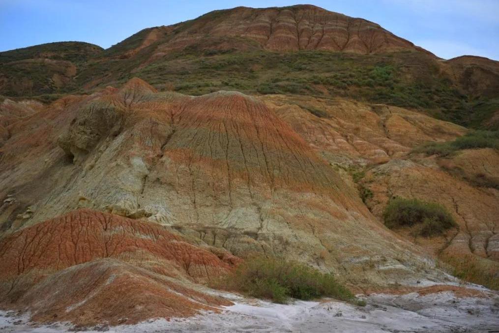 新疆独山子泥火山