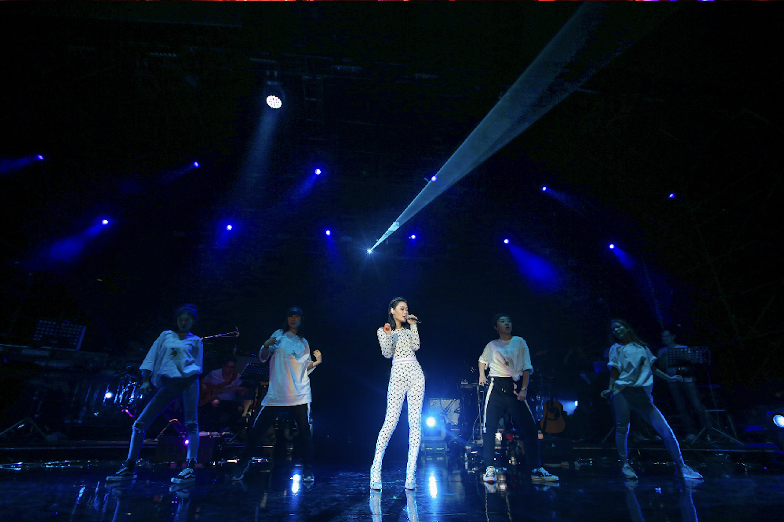  p>sdt舞蹈天团(showpro)创立于2000年,属于 a target="_blank" href=