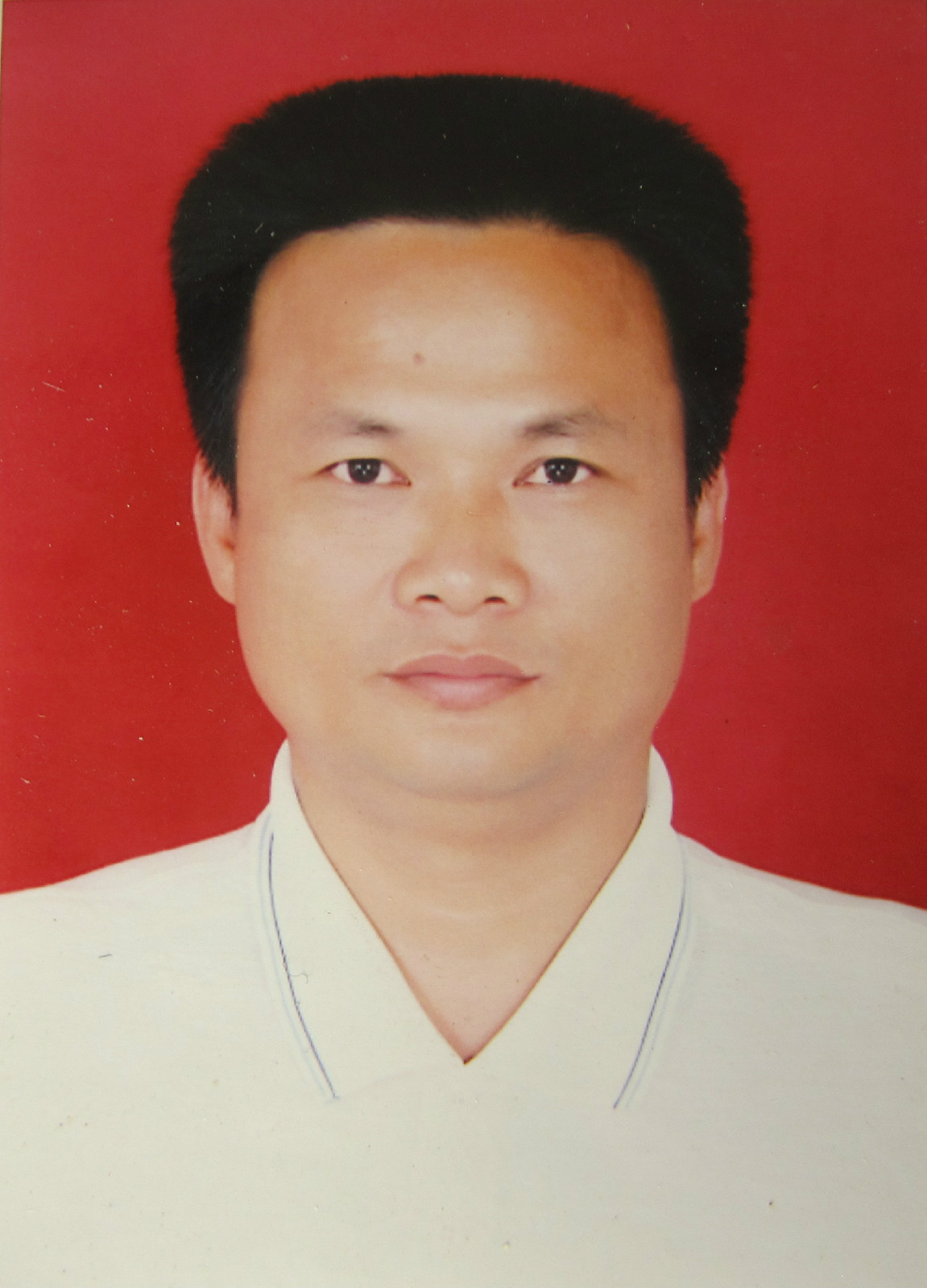 男,大学学历,1996年7月参加工作,现任中共陆川县乌石镇委员会副书记