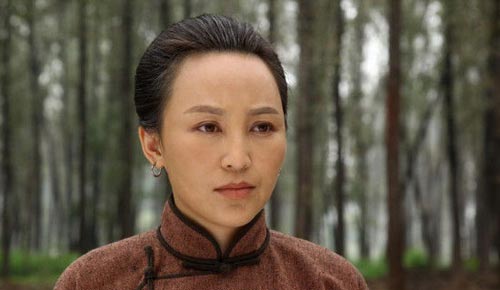 那素芝(na su zhi),女,电视剧《 a target="_blank" href="/item/打狗