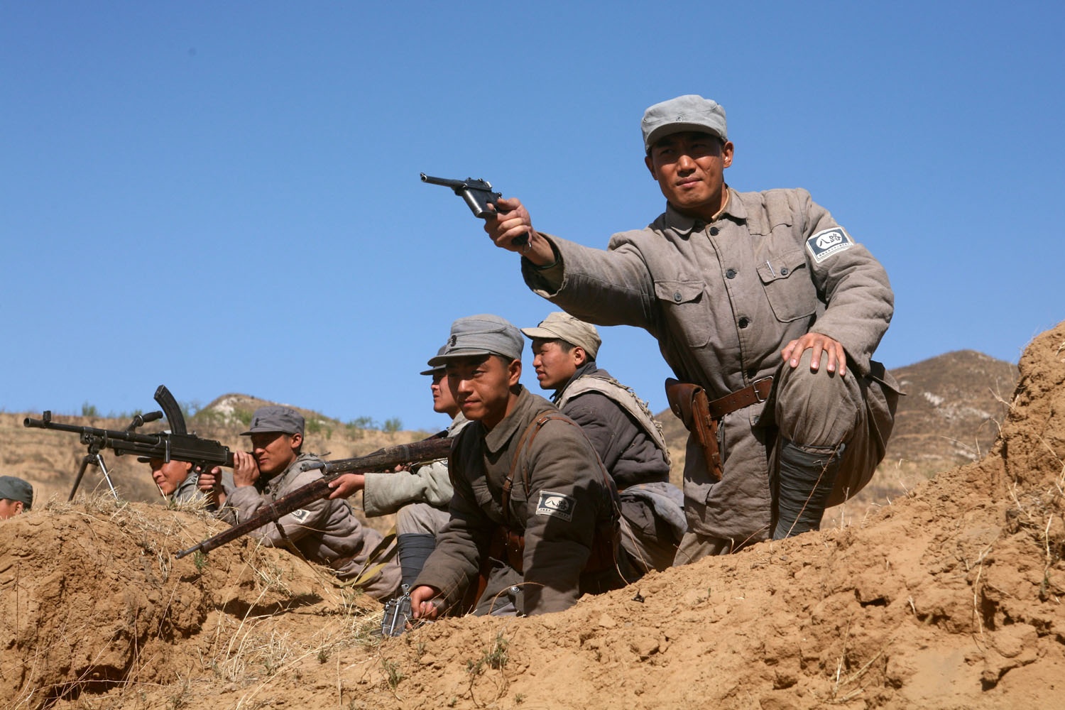 采取铁壁合围,梳篦式清剿战术企图消灭姚喆带领下的大青山游击支队