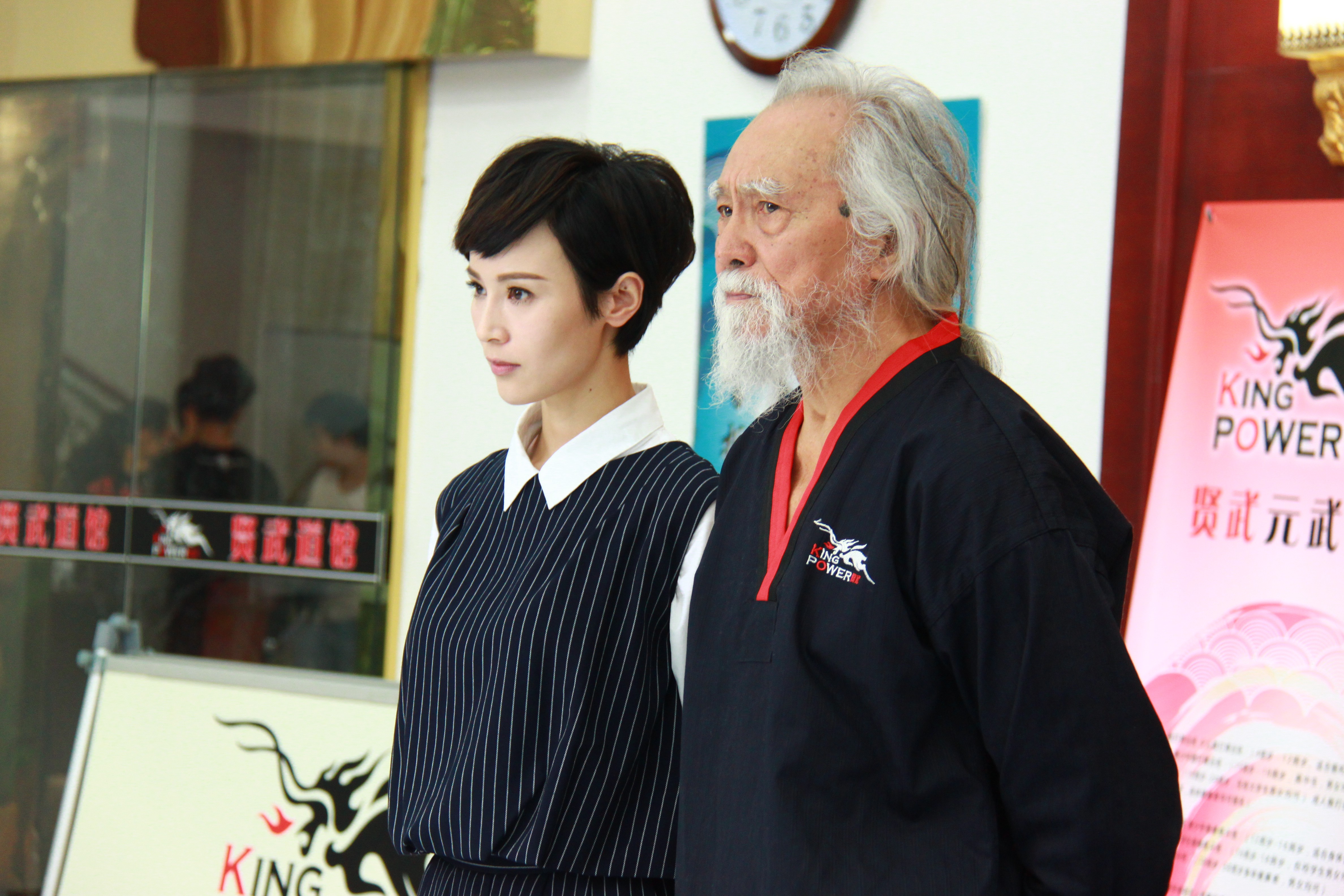 石筱群,原名石小群,1980年12月24日出生于浙江省金华市浦江县,毕业