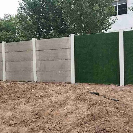 相比红砖围墙,预制水泥围墙板由于施工简单,造价低,可以美化等优点,在