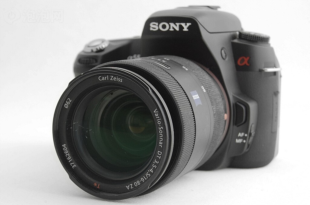  p>索尼a550单反相机采用1420万像素aps-c规格exmor  a target="