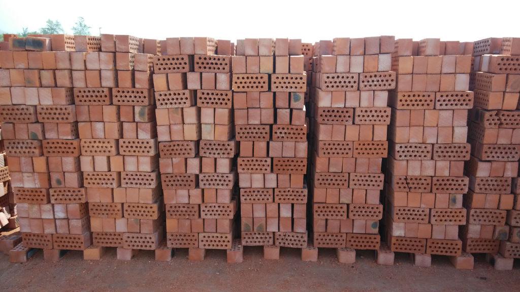 煤矸石是 a href="#">采煤过程 /a>和 a href="#">洗煤过程中 /a>排放