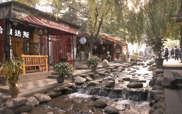 are">红龙井,位于 a target="_blank" href="/item/大理古城/1874828"