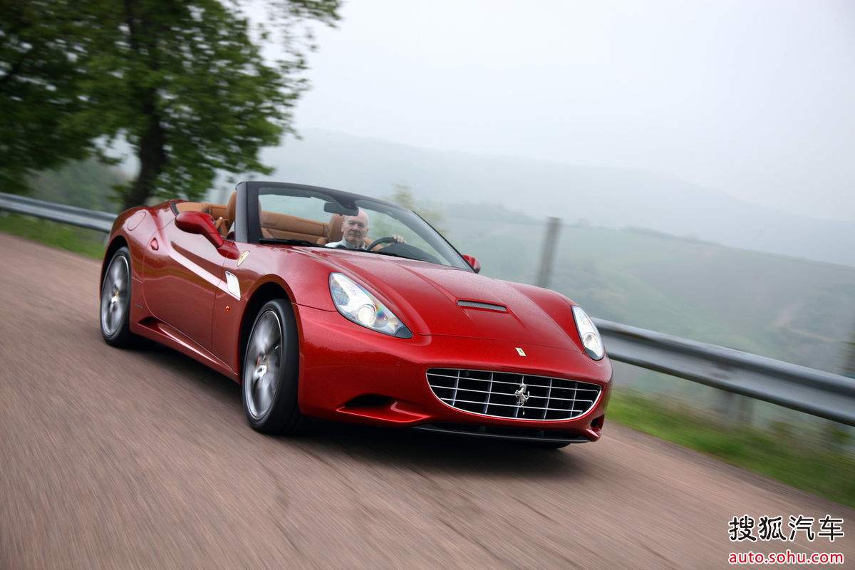  p>法拉利california是一款豪华旅行 a target="_blank" href="/item