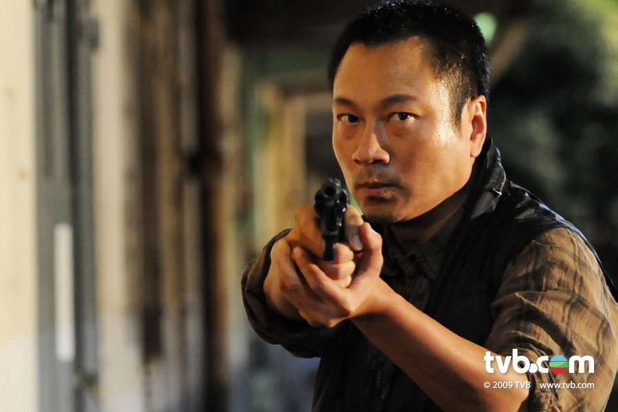 1964年5月4日出生于香港,祖籍广东省汕尾市海丰县,中国香港男演员