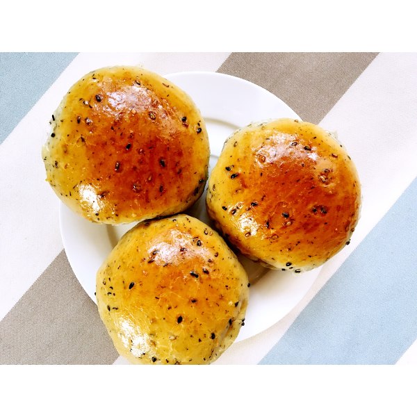黑芝麻餐包