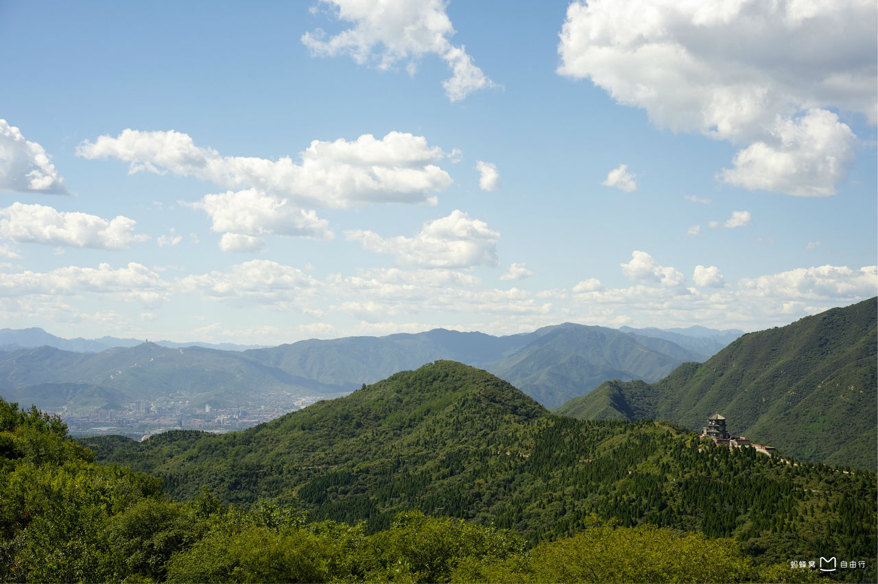  p>香山公园(fragrant hills park),位于北京市海淀区买卖街40号,北京