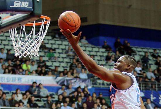  p>盖尔雄·亚布塞莱(guerschon yabusele),1995年12月17日出生于法国