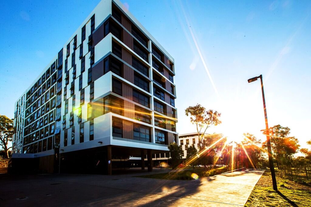  p>堪培拉大学(university of canberra)是澳大利亚新兴综合类大学之