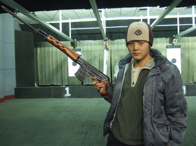  p>刘坤(1985年—2011年10月27日),特技演员,来自陕西清涧,2011年10月