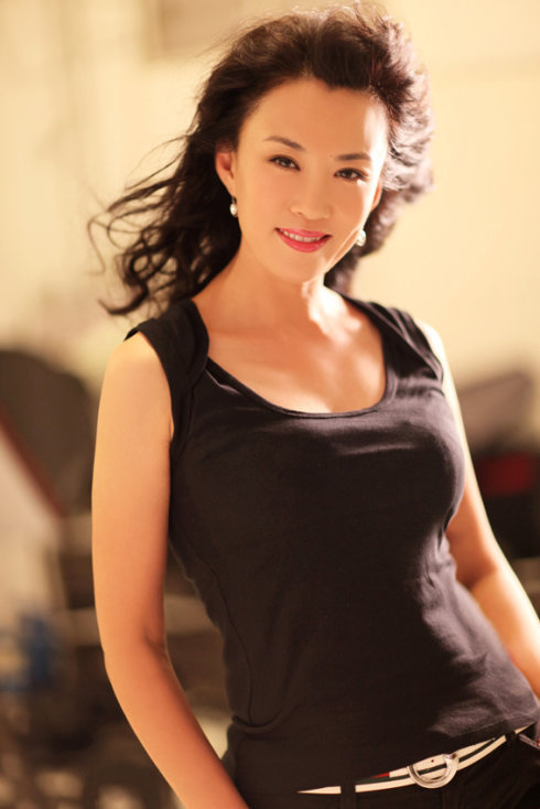  p>马丽,1966年3月15日出生于北京,毕业于 a target="_blank" href="