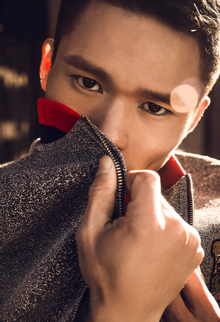  p>庄小龙,出生于福建省莆田市,原中国军方特种兵,华语影视男演员.