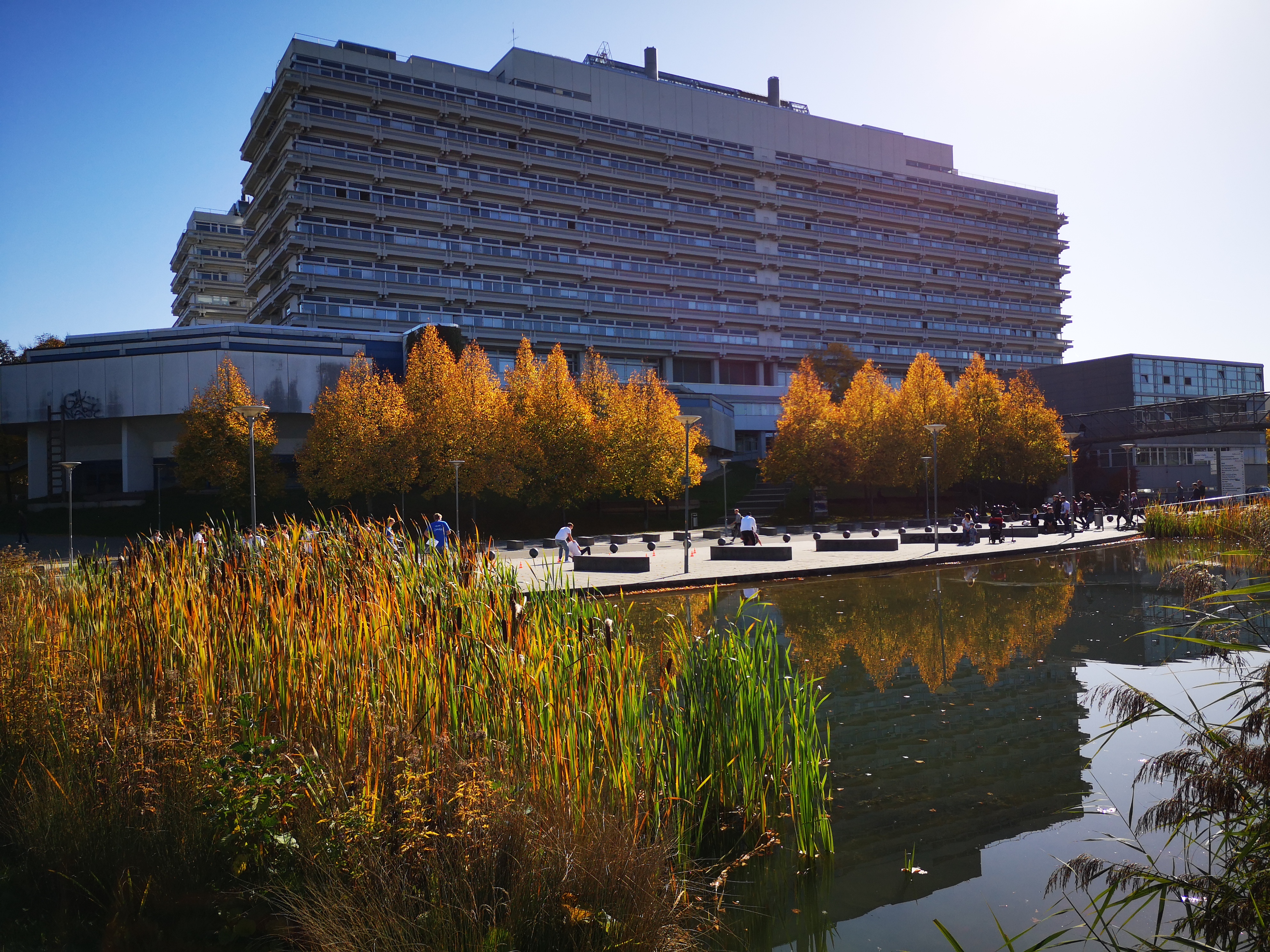 >斯图加特大学(universit  t stuttgart) /b>始建于1829年,位于德国 a