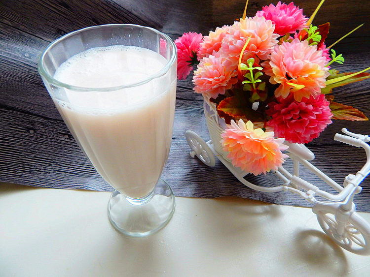 花生银耳杏仁露