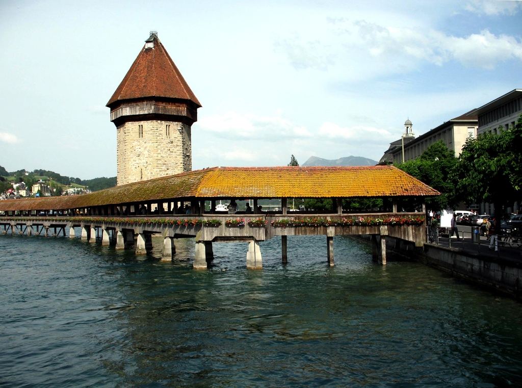  p>罗伊斯河(reuss river)是瑞士境内的主要 a target="_blank" href=